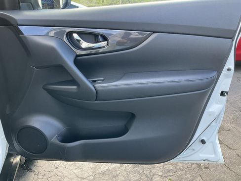 Used 2018 Nissan Rogue SV image 63