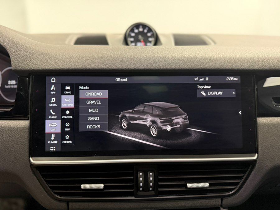 Used 2019 Porsche Cayenne S w/ Premium Plus Package AWD/4WD image 75