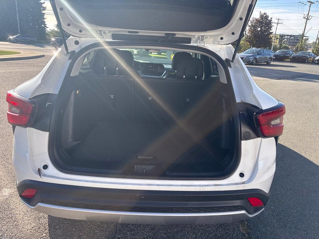 Used 2024 Chevrolet Trax LT FWD image 27