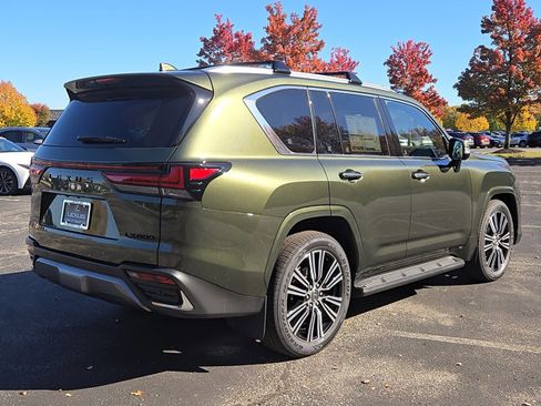 New 2025 Lexus LX 600 4WD w/ Luxury Package image 4