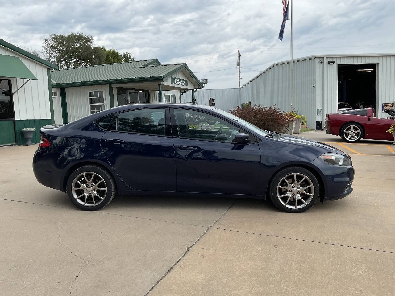 Used 2015 Dodge Dart SXT FWD image 2