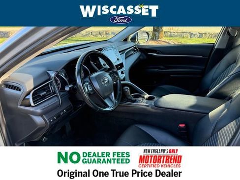 Used 2024 Toyota Camry SE image 4