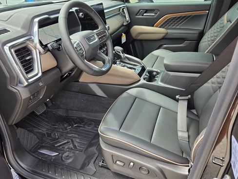 New 2026 GMC Canyon Denali w/ LPO, Denali Black Edition AWD/4WD image 5