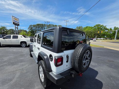 Used 2020 Jeep Wrangler Unlimited Sport AWD/4WD image 3