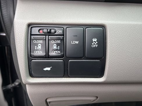 Used 2016 Honda Odyssey EX-L image 18