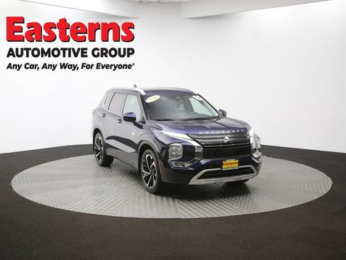 Used 2023 Mitsubishi Outlander SEL image 50