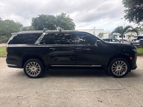 Used 2022 Cadillac Escalade ESV Premium Luxury AWD/4WD image 5