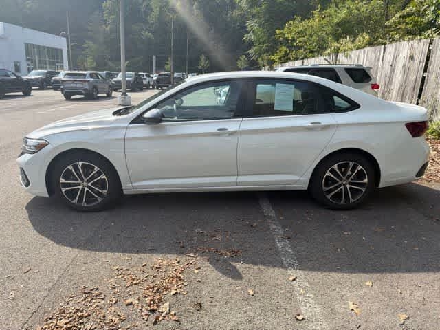 Used 2024 Volkswagen Jetta Sport FWD image 2