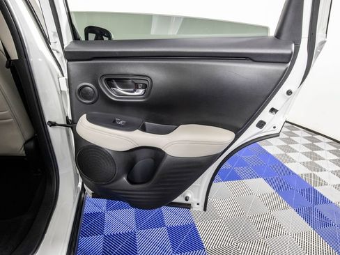 Used 2023 Honda HR-V EX-L image 17