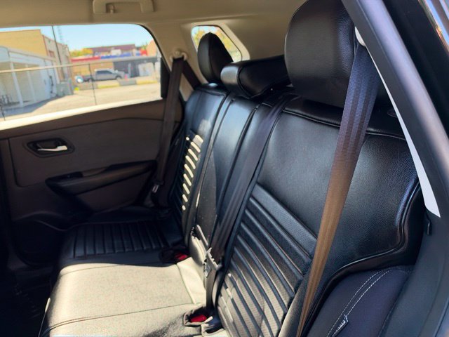Used 2023 Nissan Rogue SV FWD image 15