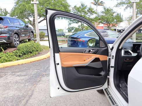 Used 2023 BMW X7 xDrive40i w/ Executive Package image 29