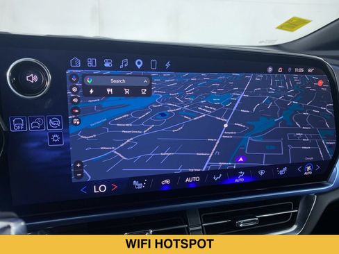 Certified 2024 Chevrolet Equinox EV LT FWD image 6