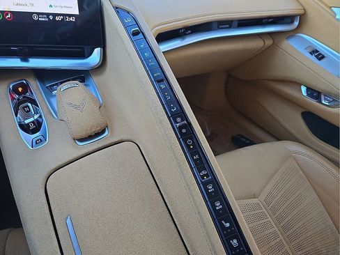 Used 2021 Chevrolet Corvette Stingray Premium Cpe w/ Z51 Performance Package image 31