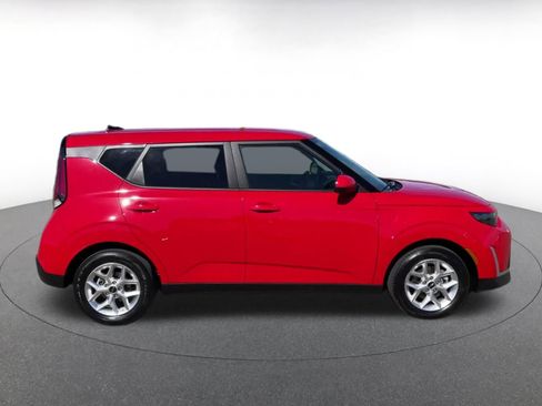 Used 2025 Kia Soul LX w/ LX Technology Package image 16