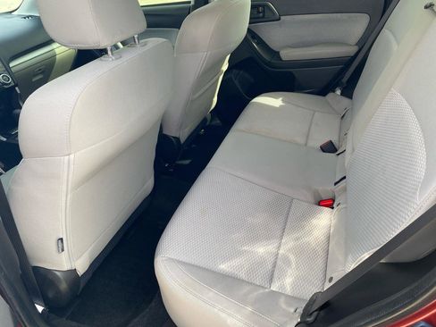 Used 2017 Subaru Forester 2.5i Premium image 13