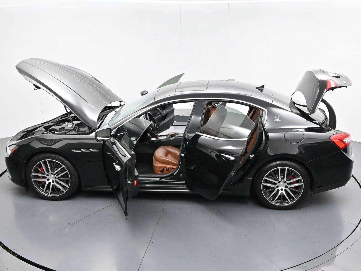 Used 2015 Maserati Ghibli RWD image 41