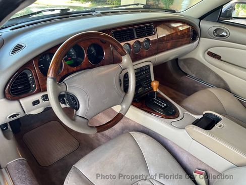 Used 1999 Jaguar XK8 Convertible RWD image 29