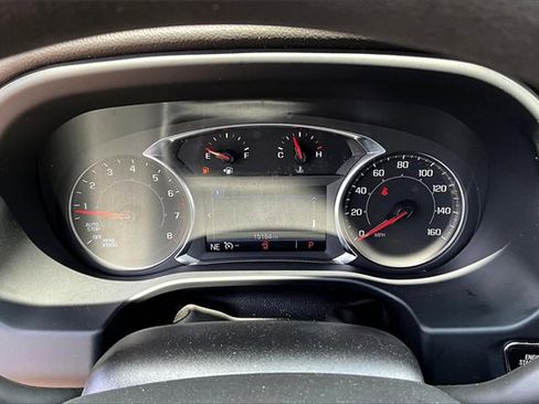 Used 2023 GMC Acadia SLE image 13