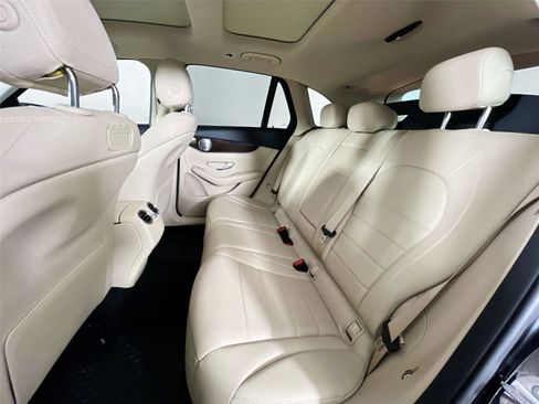 Used 2018 Mercedes-Benz GLC 300 4MATIC image 22