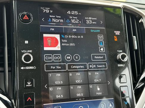 Used 2024 Subaru Ascent Premium w/ Convenience Package image 18