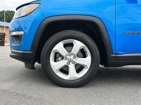 Used 2018 Jeep Compass Latitude w/ Popular Equipment Group AWD/4WD image 11