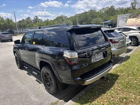 Used 2023 Toyota 4Runner TRD Off-Road Premium w/ Moonroof Package AWD/4WD image 4