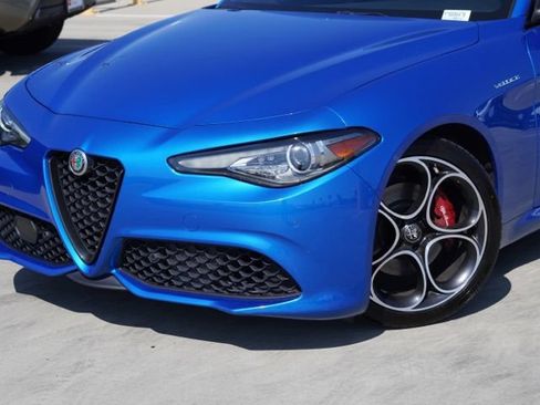 Used 2023 Alfa Romeo Giulia Veloce RWD image 6