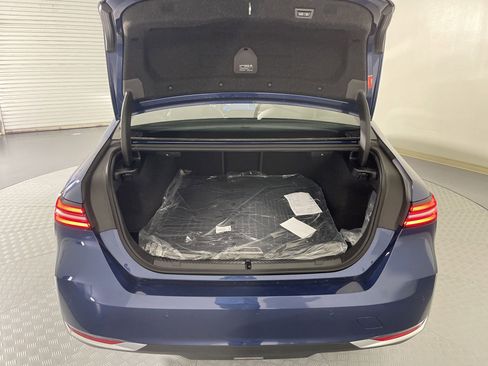 Used 2026 BMW 530i xDrive w/ Executive Package image 34