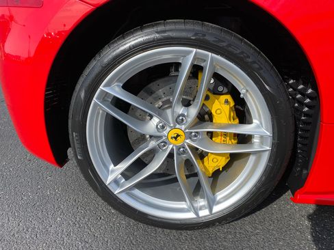 Used 2018 Ferrari 488 Spider image 45