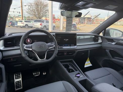 New 2026 Volkswagen Tiguan SE R-Line image 16