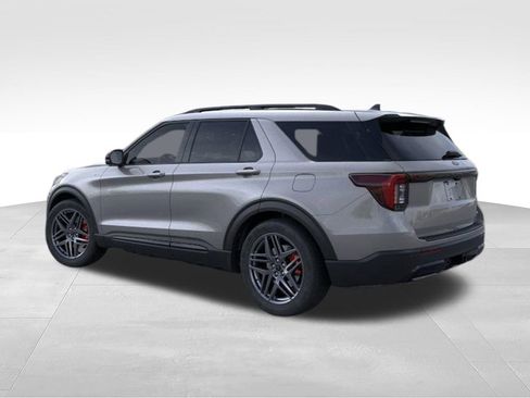 Used 2026 Ford Explorer ST-Line w/ ST-Line Street Pack AWD/4WD image 4