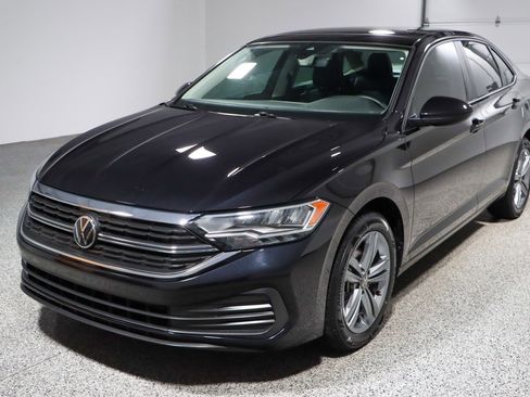 Used 2024 Volkswagen Jetta SE image 30