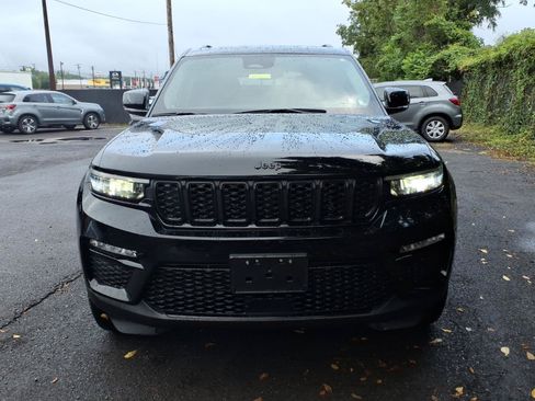 Used 2023 Jeep Grand Cherokee Limited w/ Black Appearance Package AWD/4WD image 8