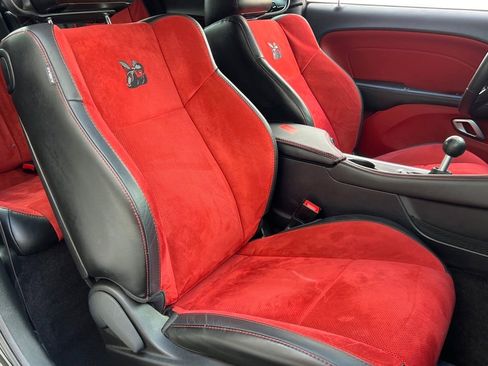 Used 2016 Dodge Challenger R/T Scat Pack w/ Leather Interior Group RWD image 17