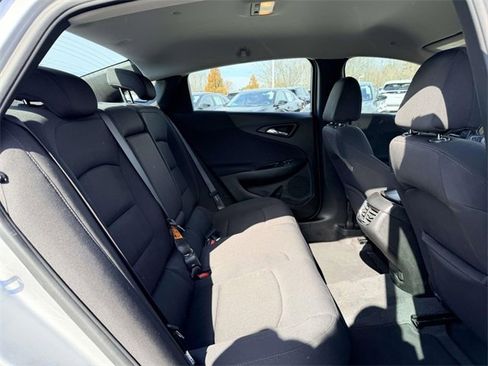 Used 2022 Chevrolet Malibu LT image 11
