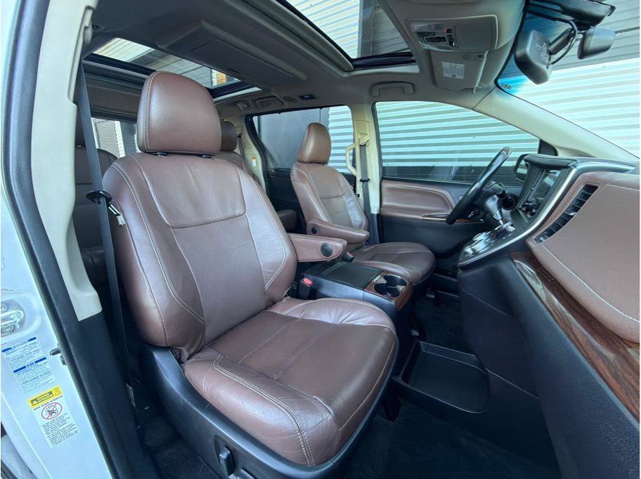 Used 2017 Toyota Sienna Limited Premium AWD/4WD image 24