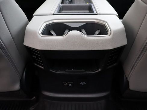 Used 2023 Toyota Tundra Limited image 33