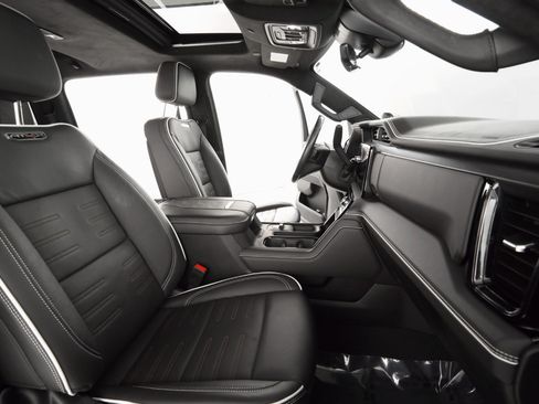 Used 2025 GMC Sierra 2500 AT4X image 24