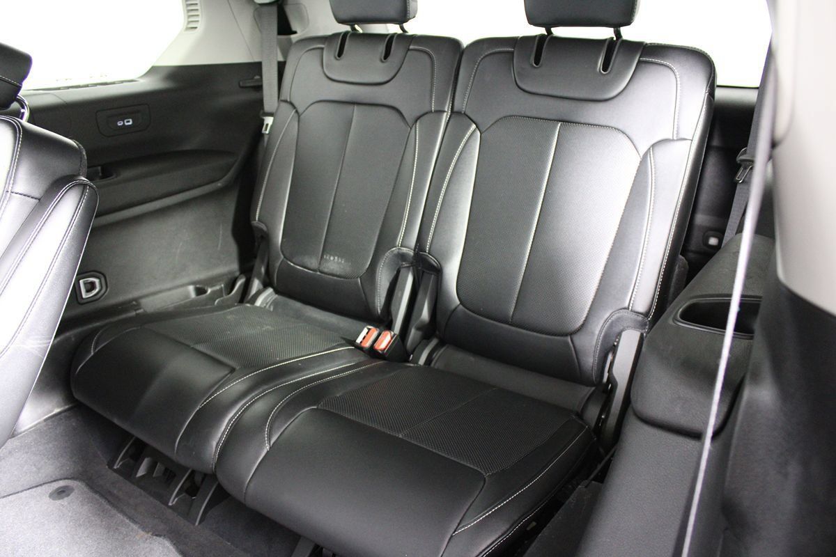 Used 2023 Jeep Grand Cherokee L Limited w/ Luxury Tech Group II RWD image 30