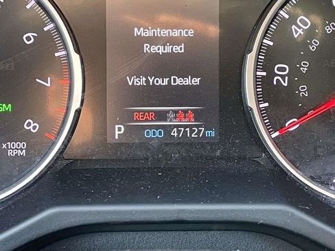 Used 2021 Toyota RAV4 XLE image 38