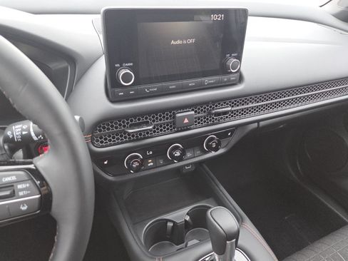 Used 2025 Honda HR-V Sport image 29