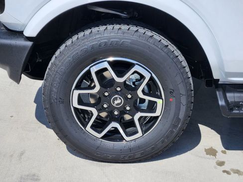 New 2025 Ford Bronco Outer Banks image 10