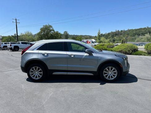 Used 2023 Cadillac XT4 Premium Luxury image 4