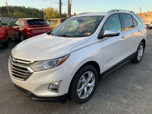 Used 2018 Chevrolet Equinox Premier image 2