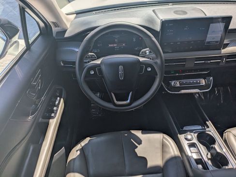 Certified 2023 Lincoln Corsair FWD w/ Equipment Group 101A image 18