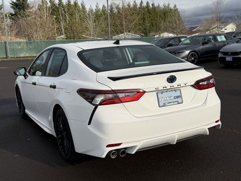 Used 2022 Toyota Camry SE image 6