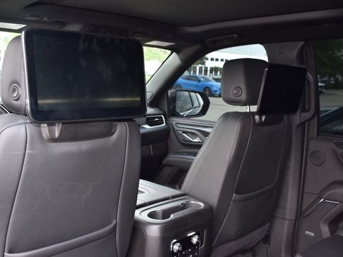 Used 2024 GMC Yukon Denali w/ Denali Reserve Package image 13