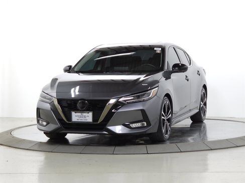 Used 2022 Nissan Sentra SR w/ SR Premium Package FWD image 3