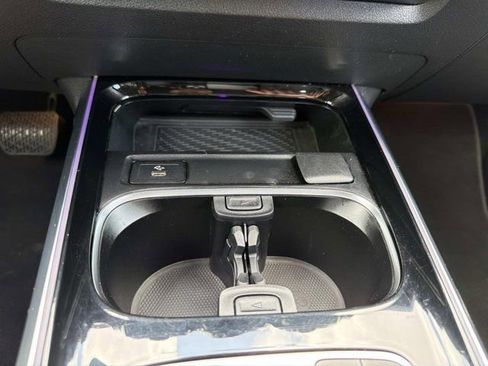 Used 2024 Mercedes-Benz EQB 250+ image 27