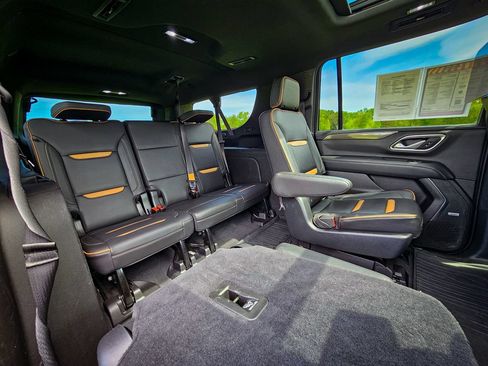 Used 2021 GMC Yukon XL AT4 w/ AT4 Premium Plus Package AWD/4WD image 42